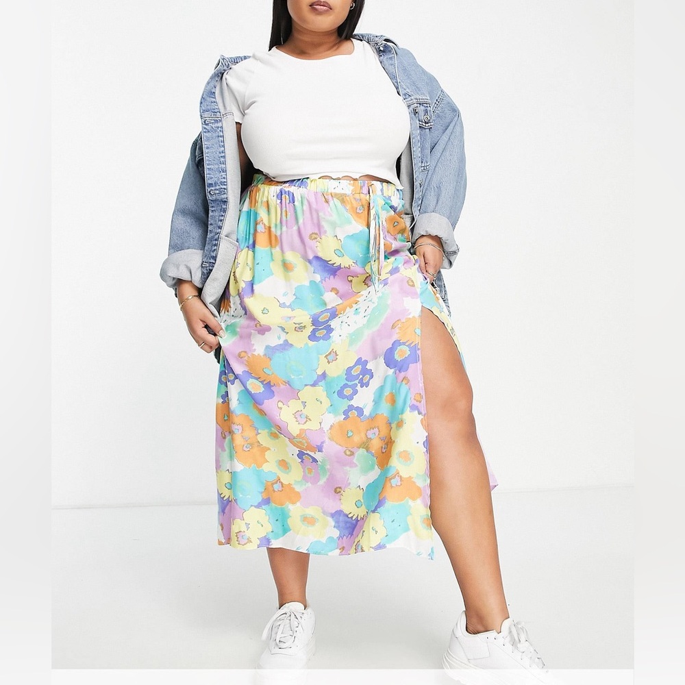 ASOS DESIGN full midi skirt in white base bright floral print Size 2 nwt